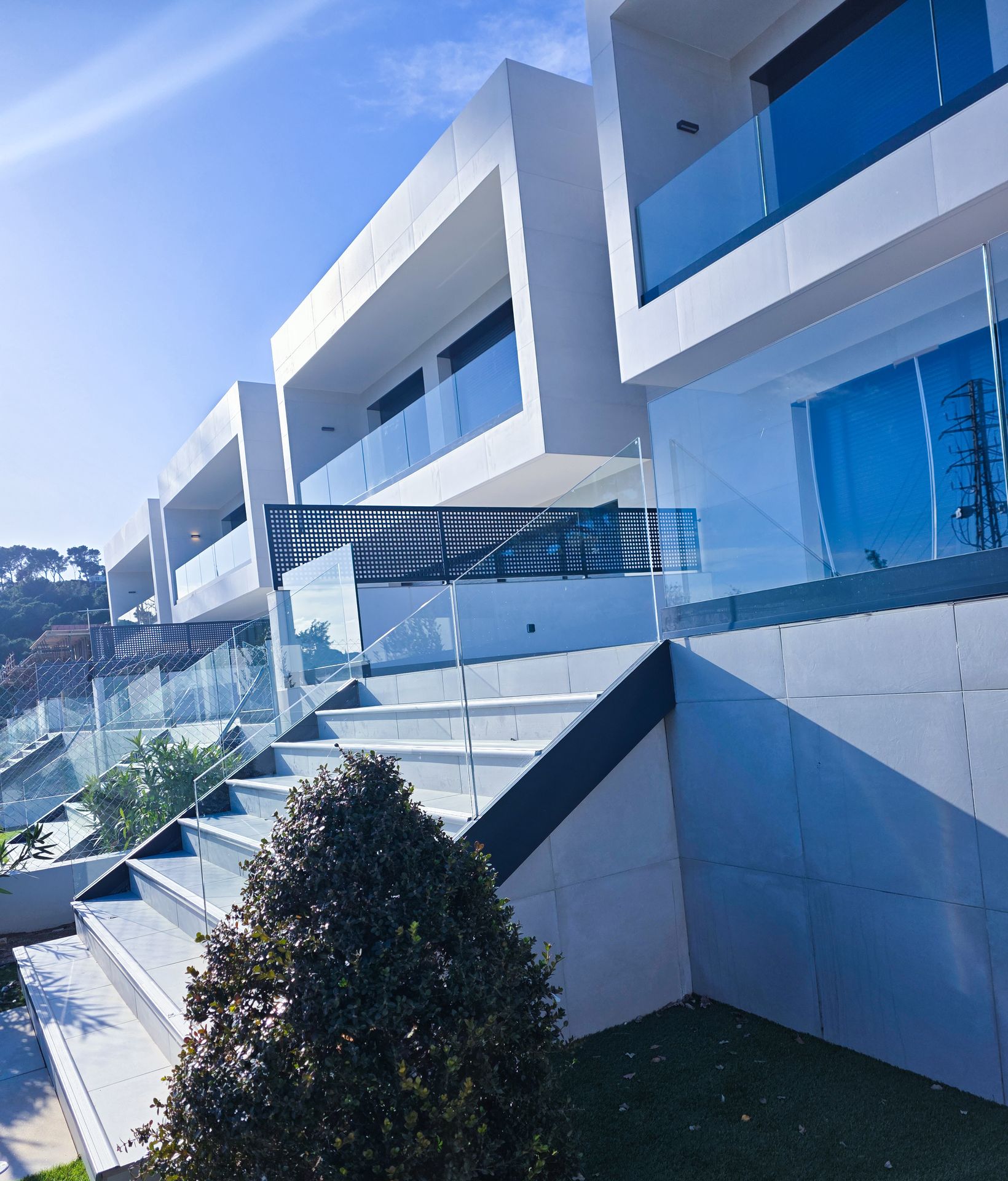 barandillas de cristal en promoción residencial en maresme